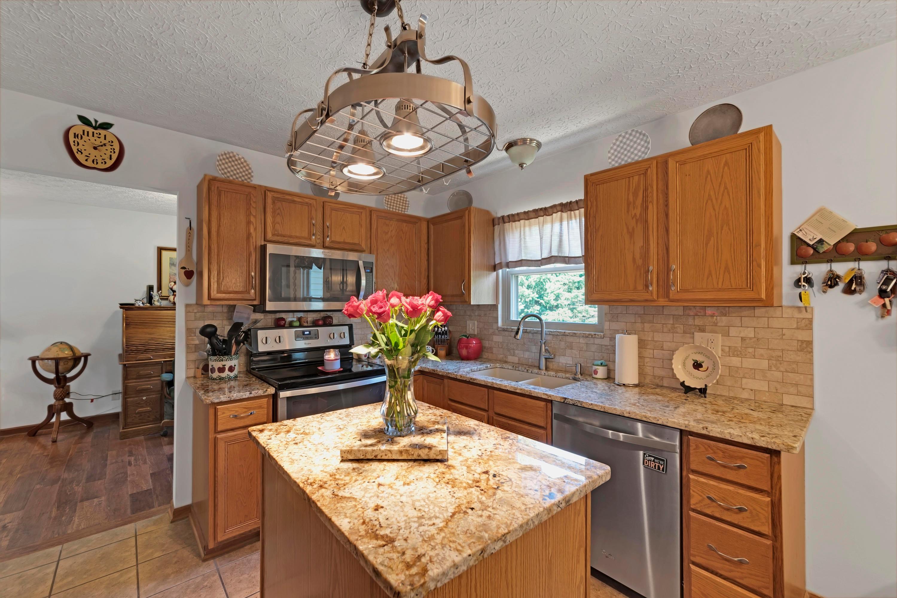 5658 Wilcox Road Dublin, OH 43016 - Photo 9 of 33 Gallery Image 9