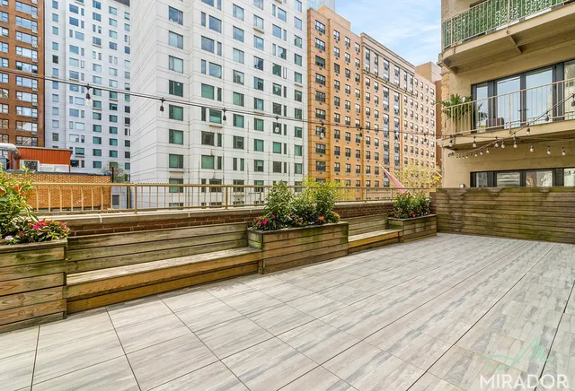 $6,100 | 127 4th Avenue, Unit 6C | Greenwich Village