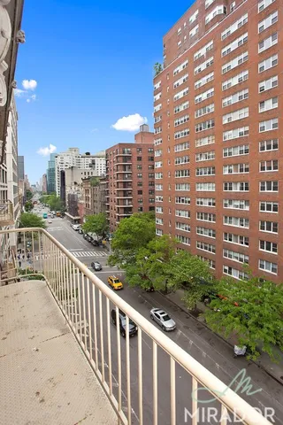 $6,000 | 127 4th Avenue, Unit 6C | Greenwich Village