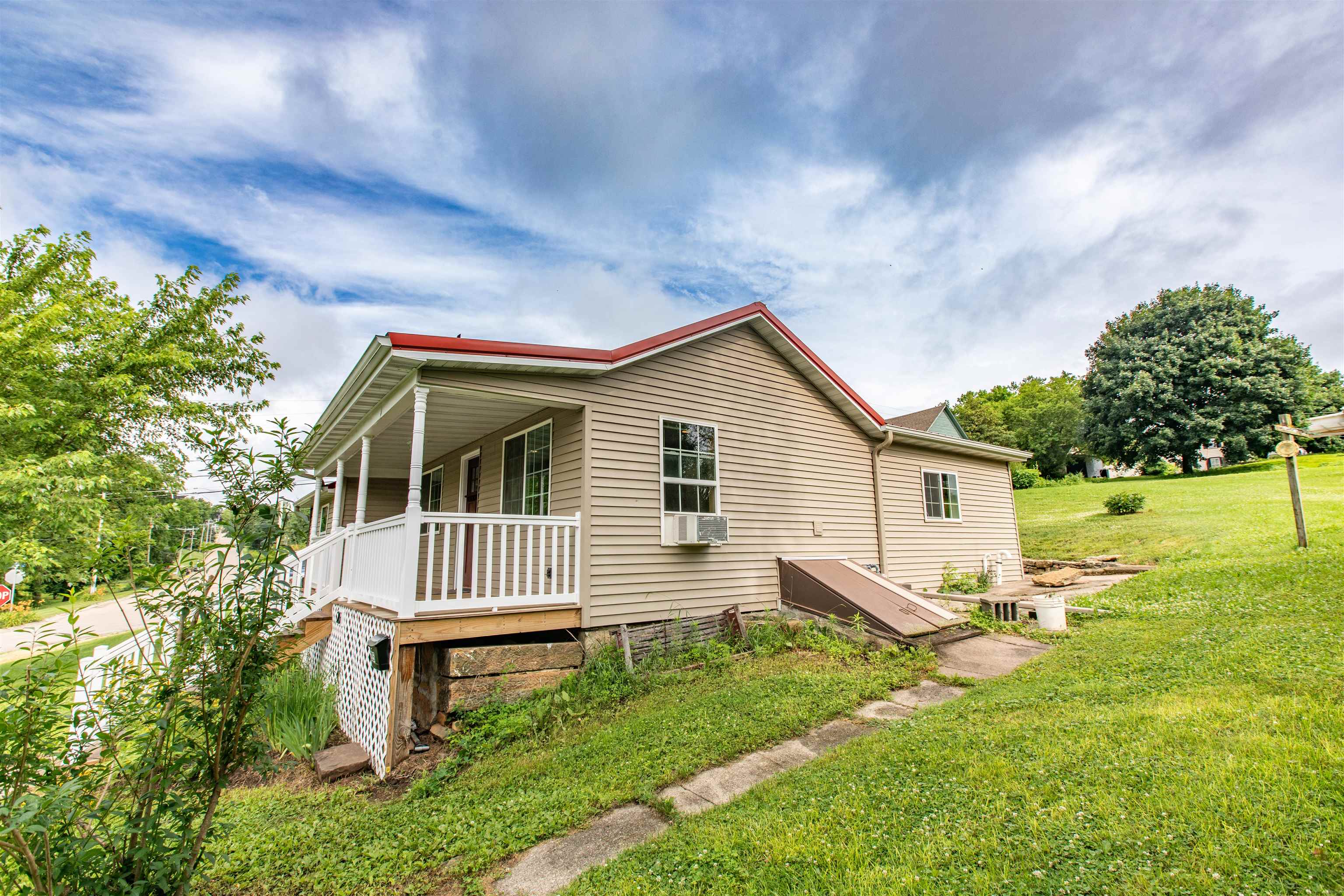 215 5th Street Mineral Point, WI 53565 - Photo 10 of 37