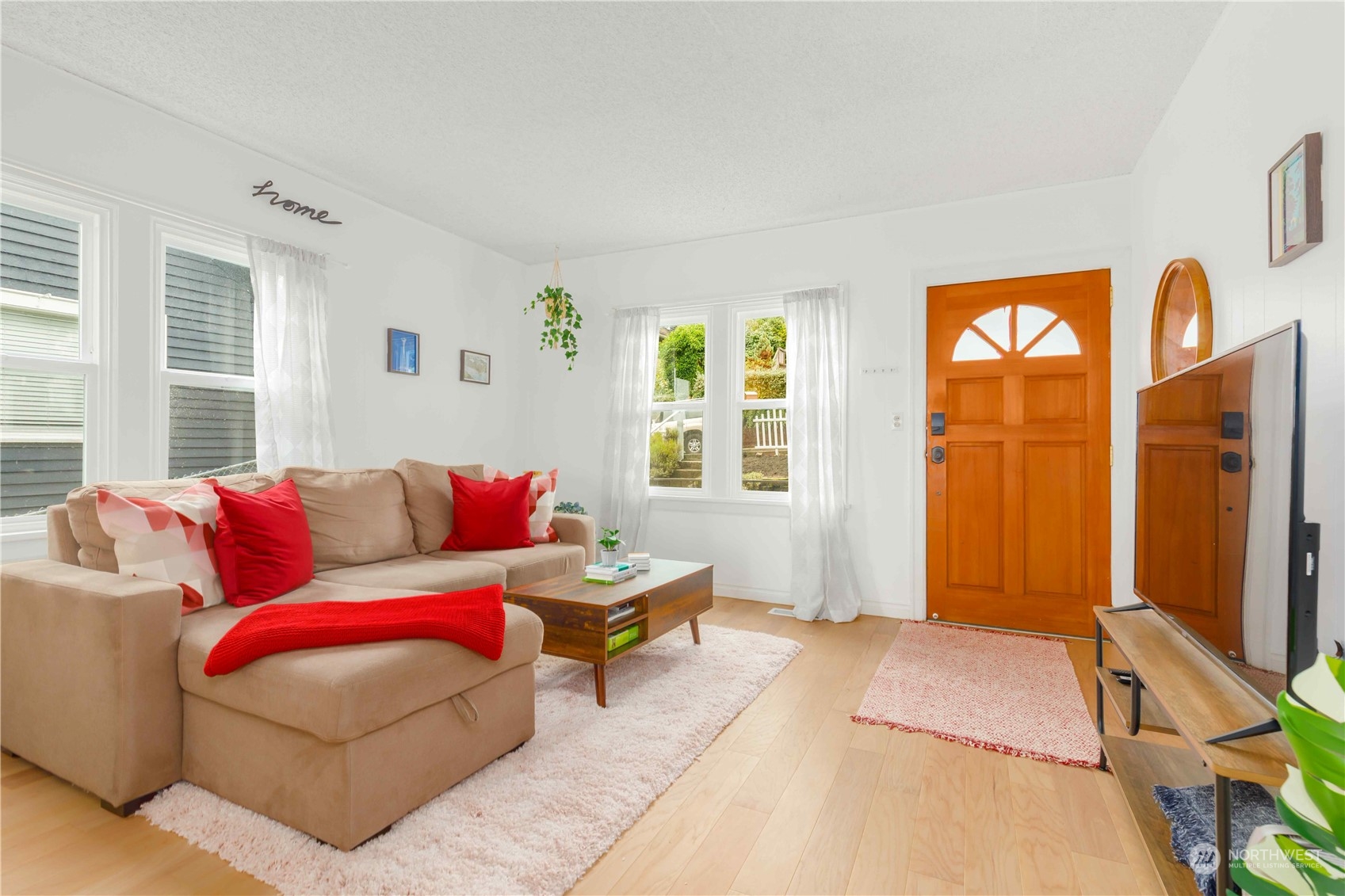 509 Cedar Avenue South Renton, WA 98057 - Photo 4 of 38 Gallery Image 4