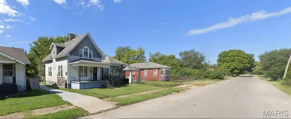 $16,900 | 415 North 23rd Street, East St. Louis, IL 62205