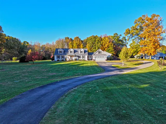 $529,900 | 33262 56th Avenue, Paw Paw, MI 49079