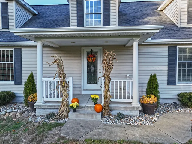 $529,900 | 33262 56th Avenue, Paw Paw, MI 49079