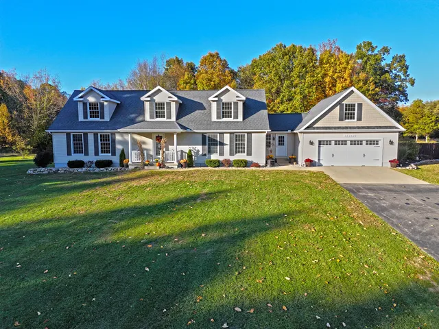 $529,900 | 33262 56th Avenue, Paw Paw, MI 49079