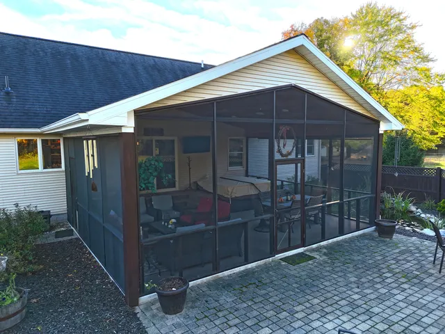 $529,900 | 33262 56th Avenue, Paw Paw, MI 49079