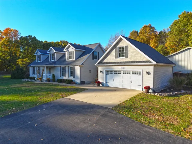 $529,900 | 33262 56th Avenue, Paw Paw, MI 49079