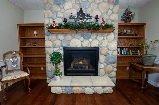 $529,900 | 33262 56th Avenue, Paw Paw, MI 49079