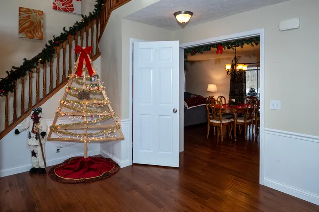 $529,900 | 33262 56th Avenue, Paw Paw, MI 49079