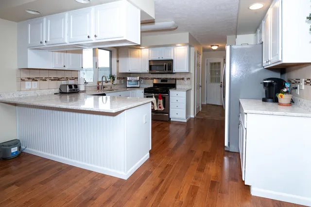 $529,900 | 33262 56th Avenue, Paw Paw, MI 49079