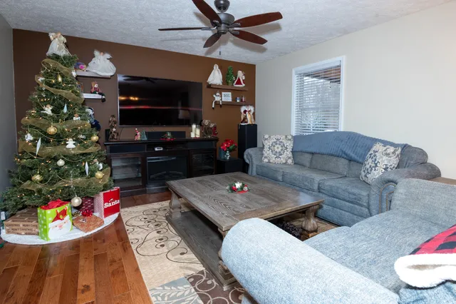 $529,900 | 33262 56th Avenue, Paw Paw, MI 49079