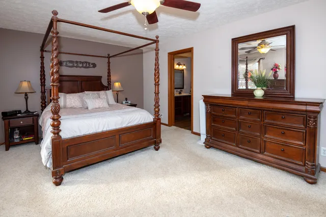 $529,900 | 33262 56th Avenue, Paw Paw, MI 49079