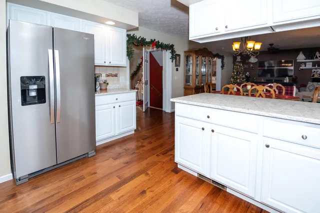 $529,900 | 33262 56th Avenue, Paw Paw, MI 49079