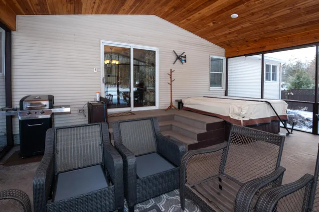 $529,900 | 33262 56th Avenue, Paw Paw, MI 49079