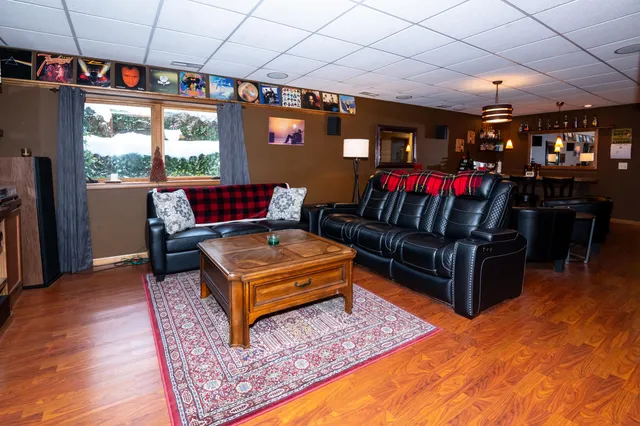 $529,900 | 33262 56th Avenue, Paw Paw, MI 49079