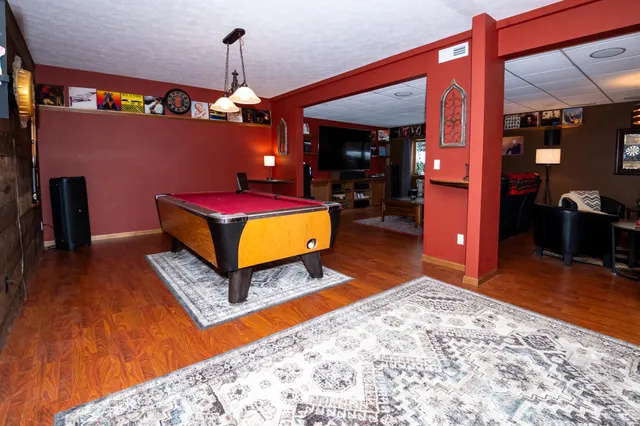 $529,900 | 33262 56th Avenue, Paw Paw, MI 49079