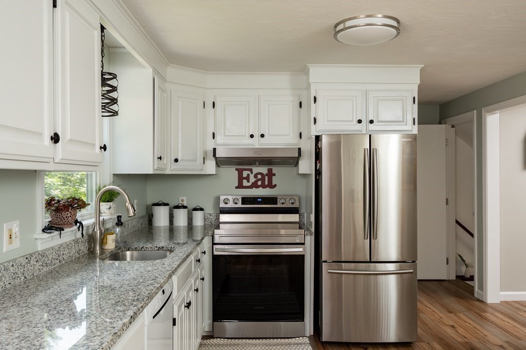 8 Yoke Road, Unit 8 Bridgewater, MA 02324 - Photo 4 of 42 Gallery Image 4
