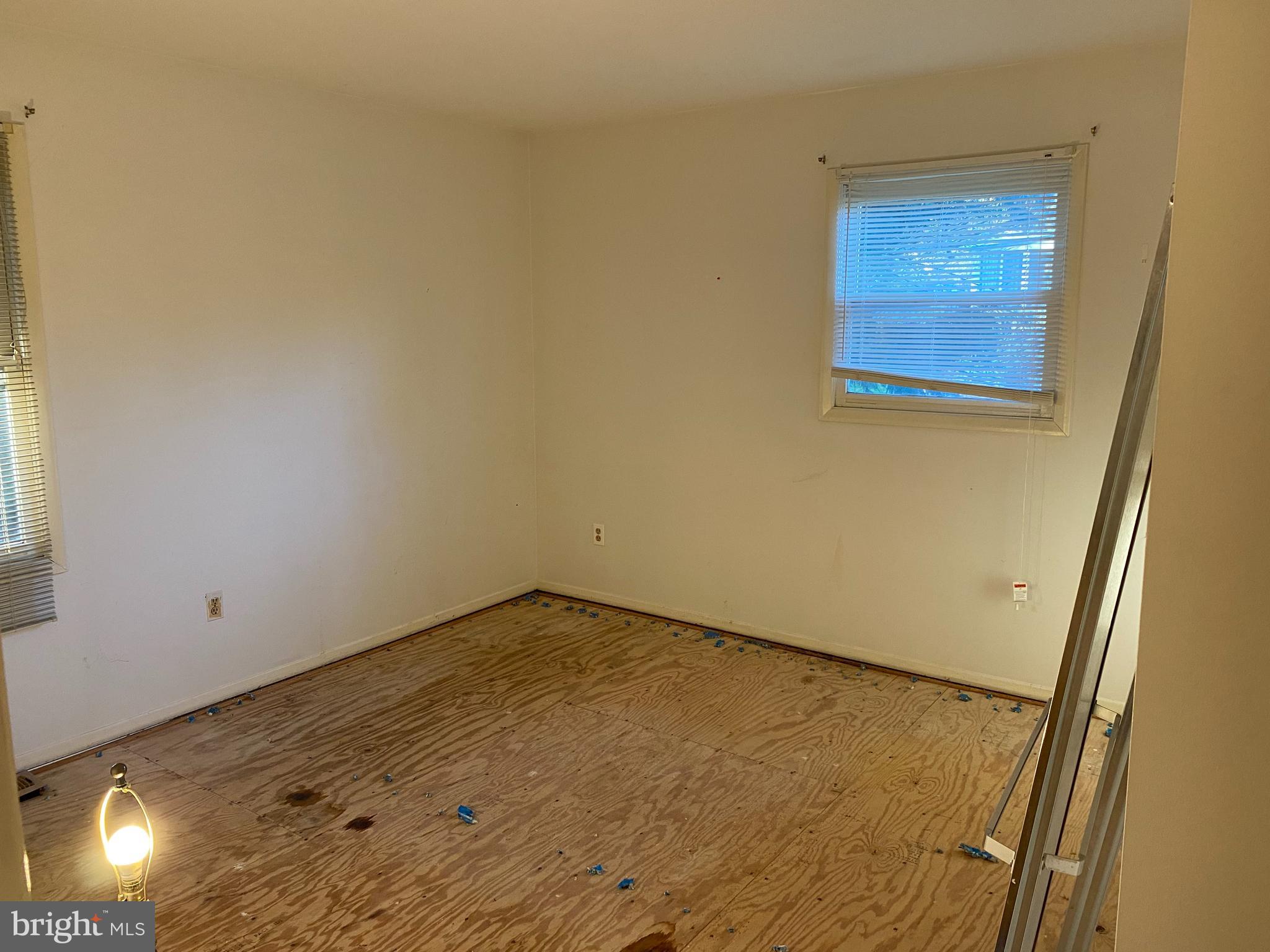 712 Kent Avenue Baltimore, MD 21228 - Photo 12 of 30 Master Bedroom