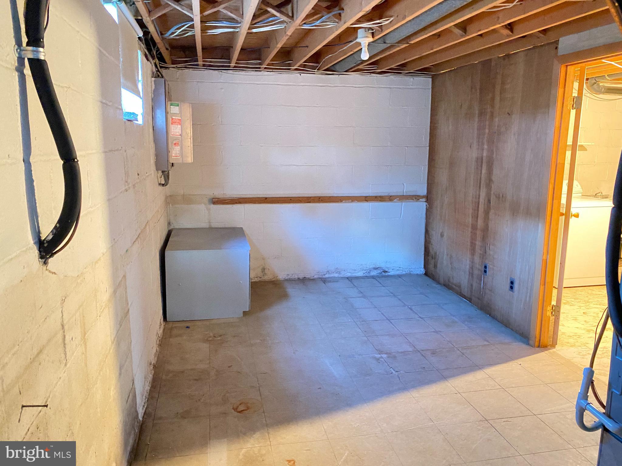 712 Kent Avenue Baltimore, MD 21228 - Photo 24 of 30 Utility Room