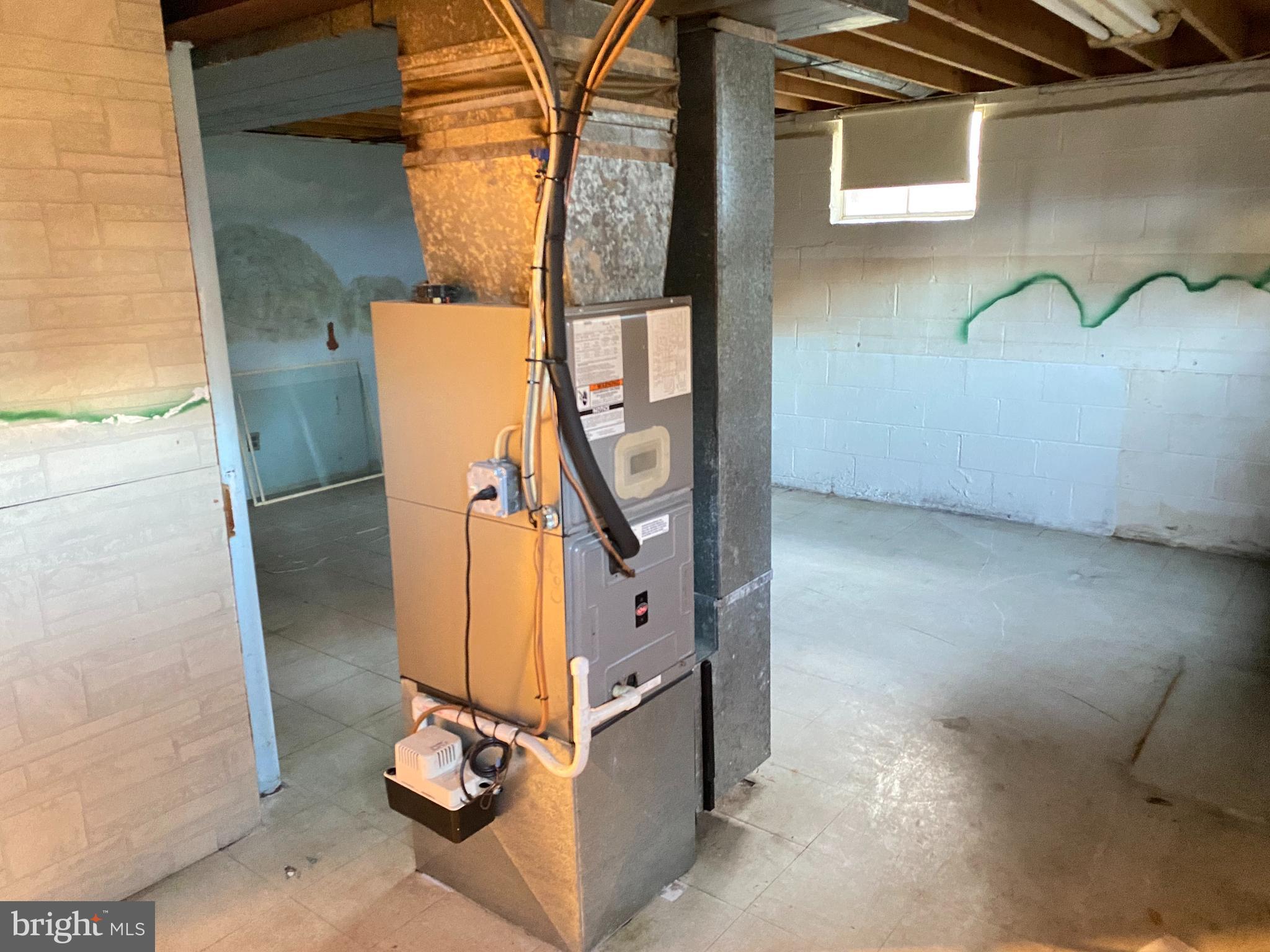712 Kent Avenue Baltimore, MD 21228 - Photo 25 of 30 Utility Room