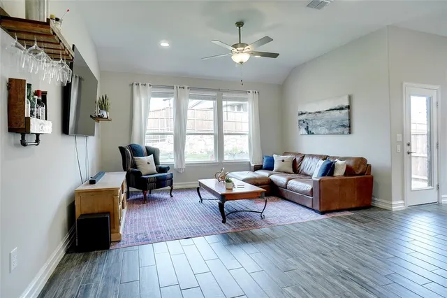 $369,900 | 4305 Expedition Drive, Oak Point, TX 75068