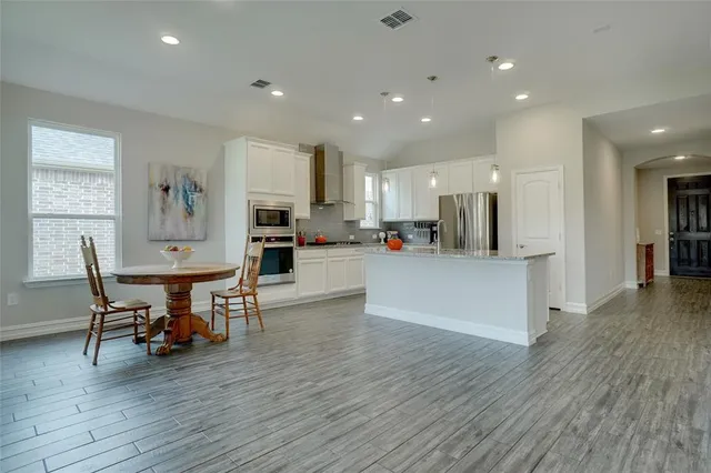 $369,900 | 4305 Expedition Drive, Oak Point, TX 75068