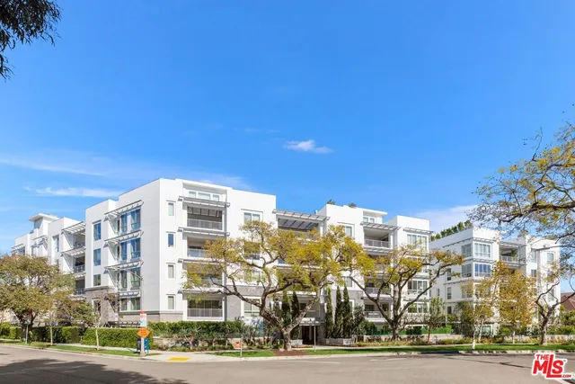 $2,370,000 | 460 North Palm Drive, Unit 403, Beverly Hills, CA 90210