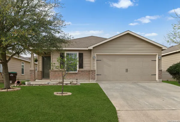 $1,950 | 7643 Paraiso Point, Boerne, TX 78015