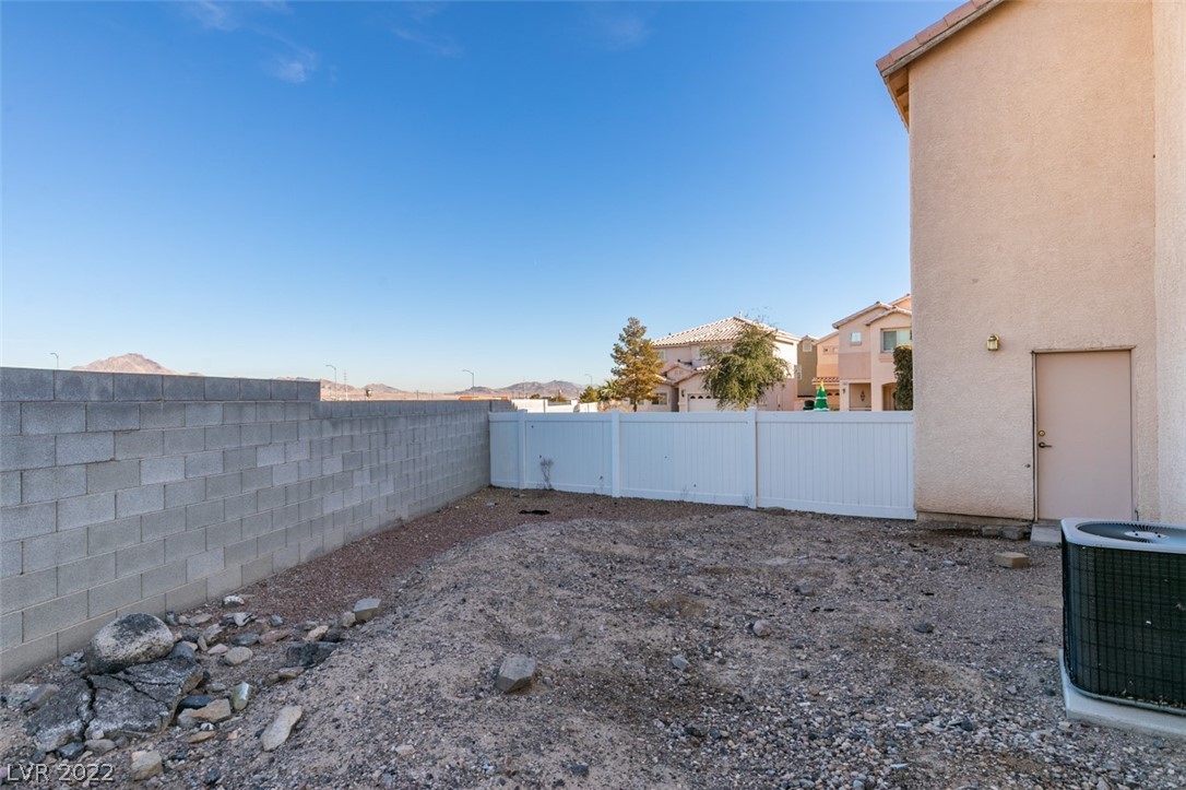 5851 Crumbling Ridge Street Henderson, NV 89011 - Photo 33 of 37