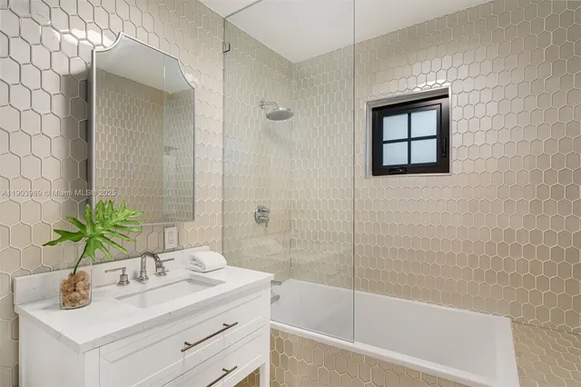 $3,250,000 | 2530 Andros Avenue, Miami, FL 33133