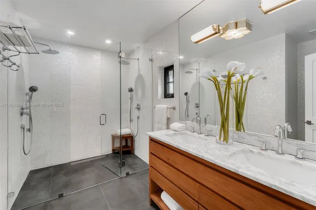 $3,250,000 | 2530 Andros Avenue, Miami, FL 33133