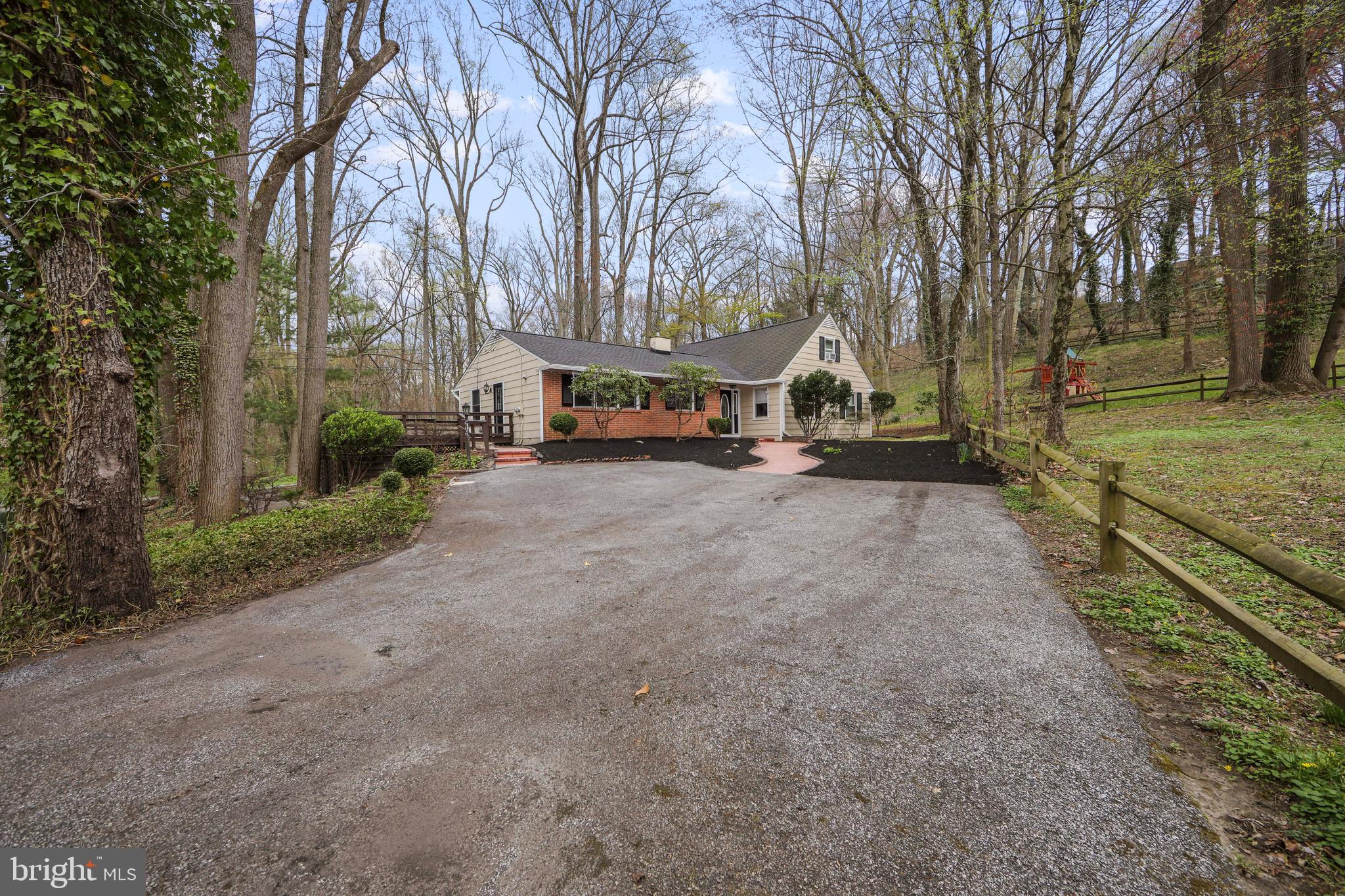 142 East Knowlton Road Media, PA 19063 - Photo 36 of 46 Plenty of parking