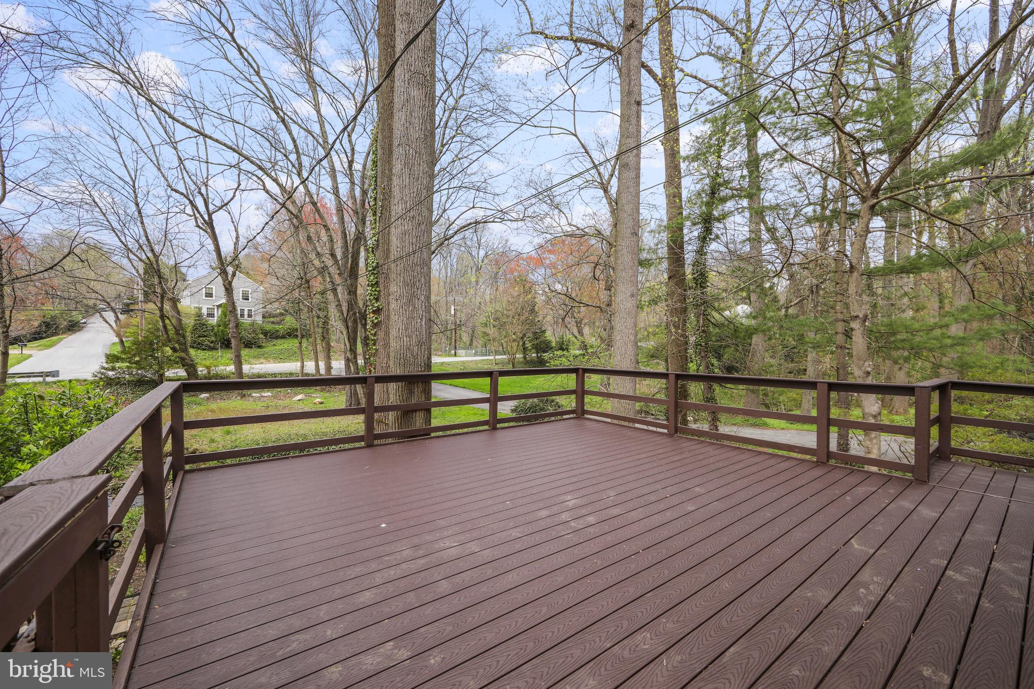 142 East Knowlton Road Media, PA 19063 - Photo 40 of 46 Newer Trex deck