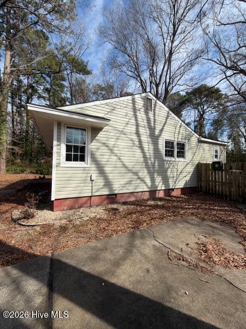108 Robin Road Jacksonville, NC 28540 - Photo 3 of 15 R Side