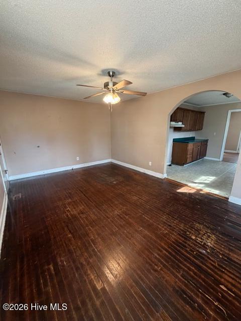 108 Robin Road Jacksonville, NC 28540 - Photo 6 of 15 LvRm