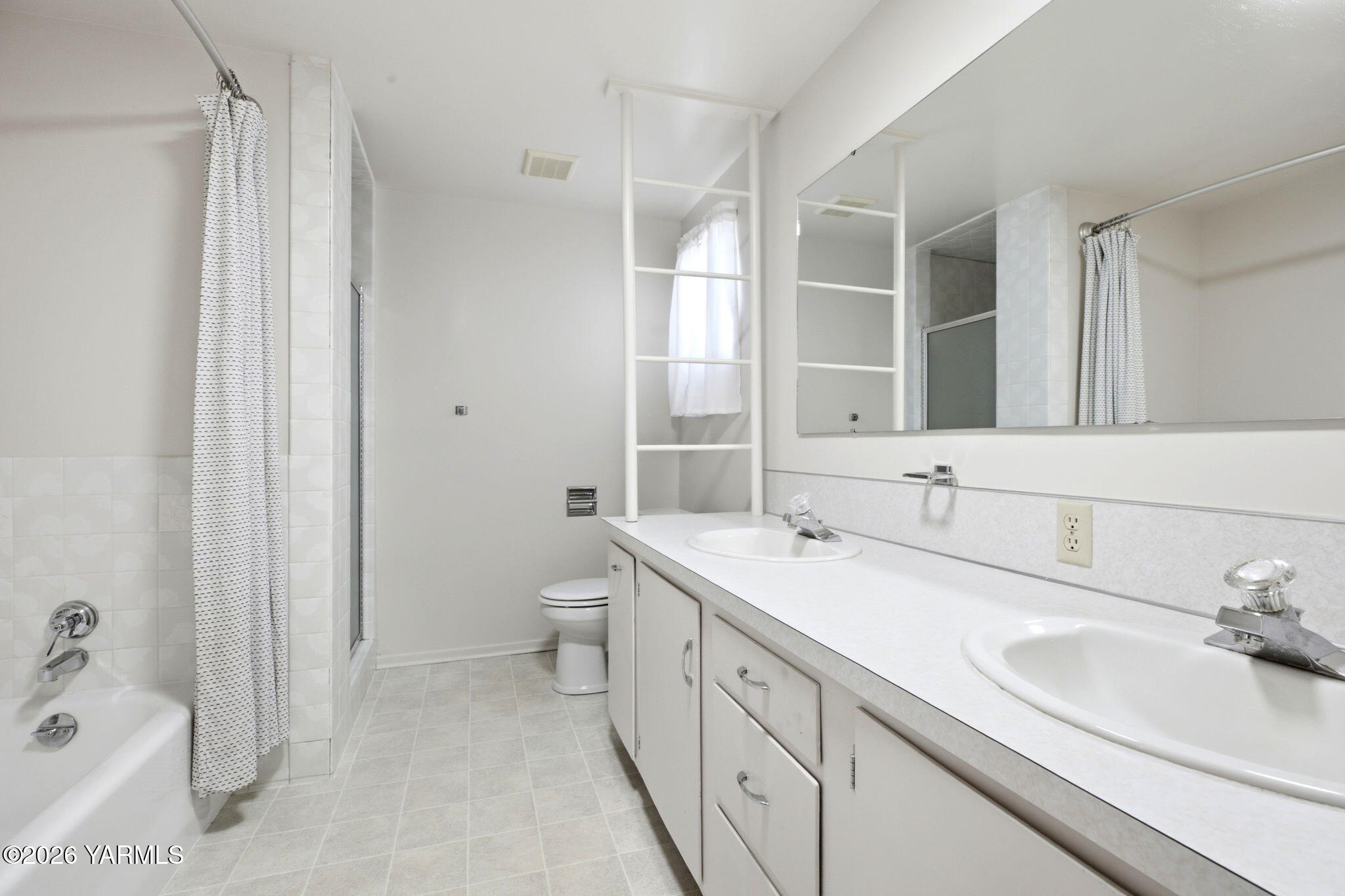 12505 Occidental Road Yakima, WA 98908 - Photo 28 of 43 Bathroom 2