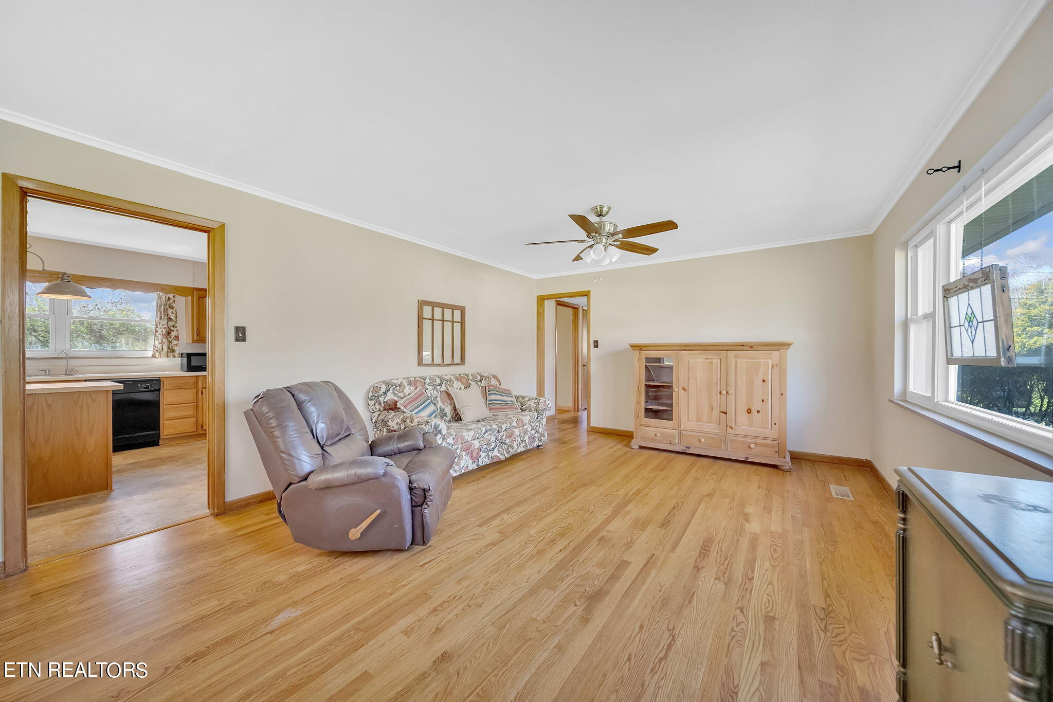 4404 Deerfield Road Knoxville, TN 37921 - Photo 3 of 30 14-web-or-mls-217A1587