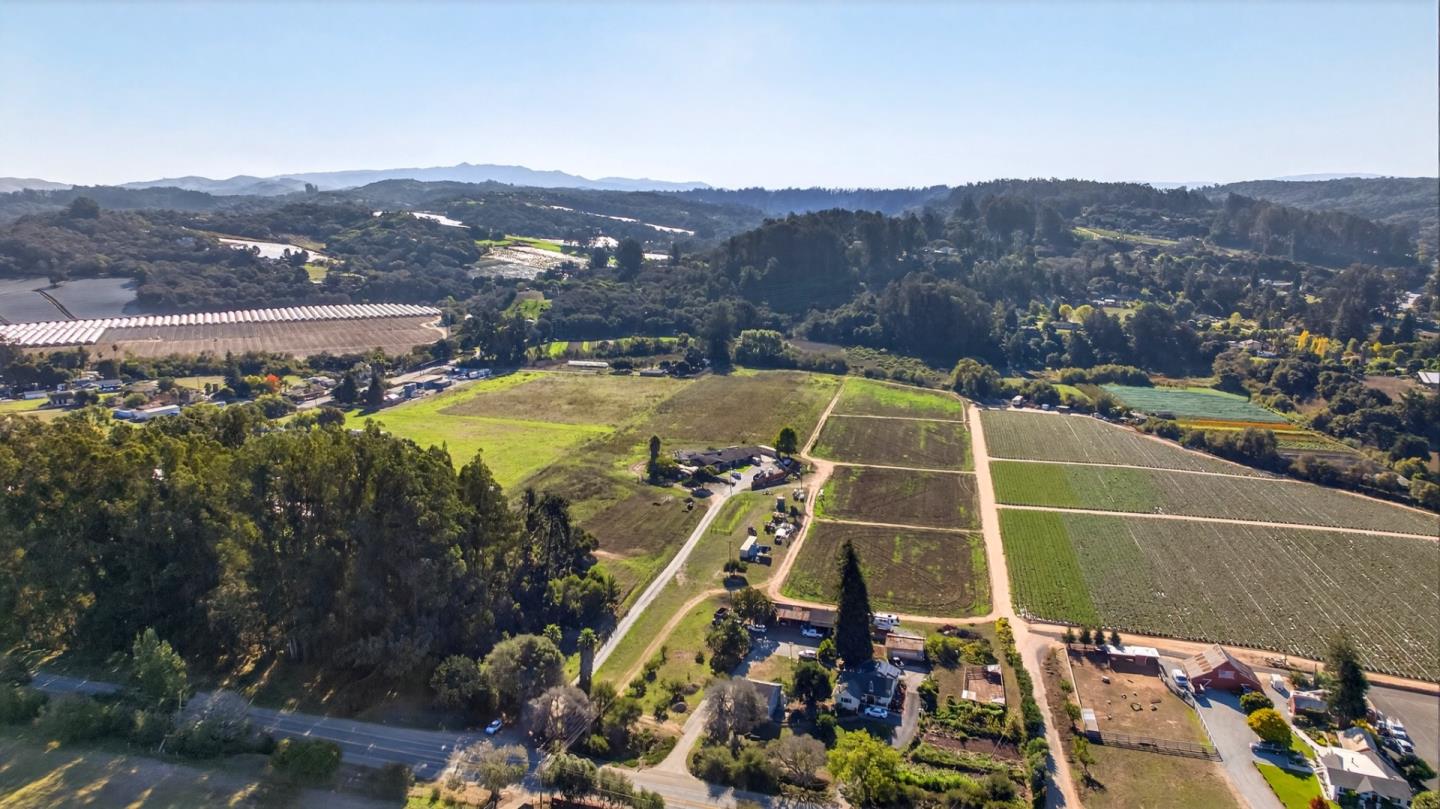 971 San Miguel Canyon Road Watsonville, CA 95076 - Photo 2 of 3 a view of a tennis court