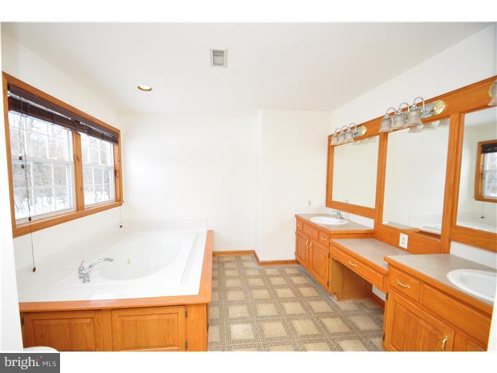 911 West Thatcher Road Quakertown, PA 18951 - Photo 16 of 24 Gallery Image 16