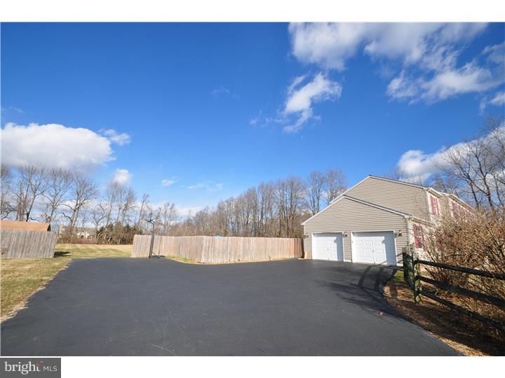 911 West Thatcher Road Quakertown, PA 18951 - Photo 3 of 24 Gallery Image 3