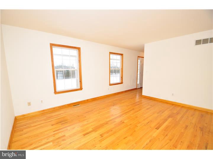 911 West Thatcher Road Quakertown, PA 18951 - Photo 8 of 24 Gallery Image 8