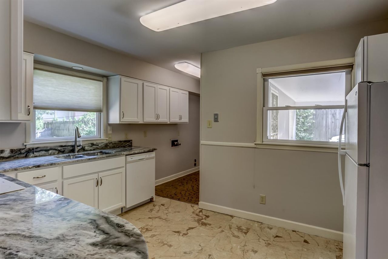 942 Park Valley Road Memphis, TN 38119 - Photo 12 of 25 Gallery Image 12