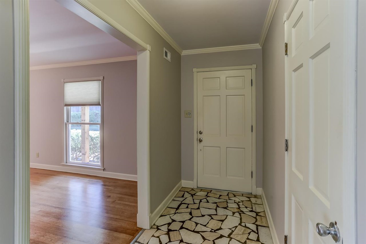 942 Park Valley Road Memphis, TN 38119 - Photo 5 of 25 Gallery Image 5