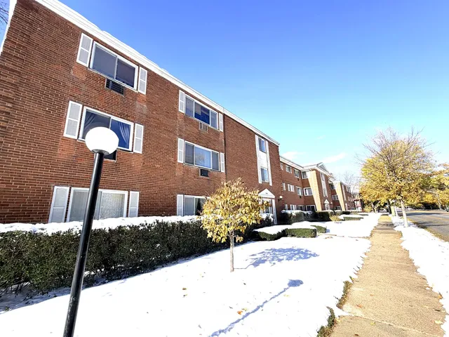 $1,500 | 8440 Skokie Boulevard, Unit 103, Skokie, IL 60077