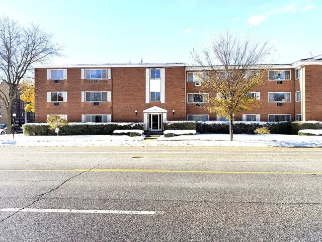 $1,500 | 8440 Skokie Boulevard, Unit 103, Skokie, IL 60077