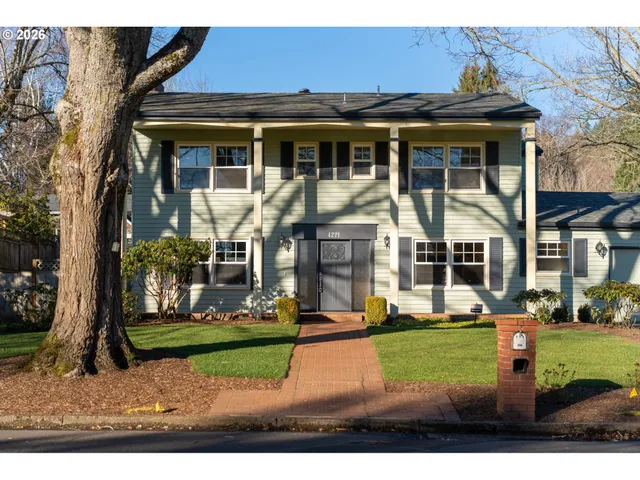 $1,095,000 | 4221 Southwest 47th Drive, Portland, OR 97221