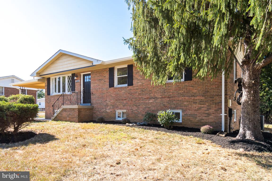 5905 Spell Road Clinton, MD 20735 - Photo 3 of 40 view