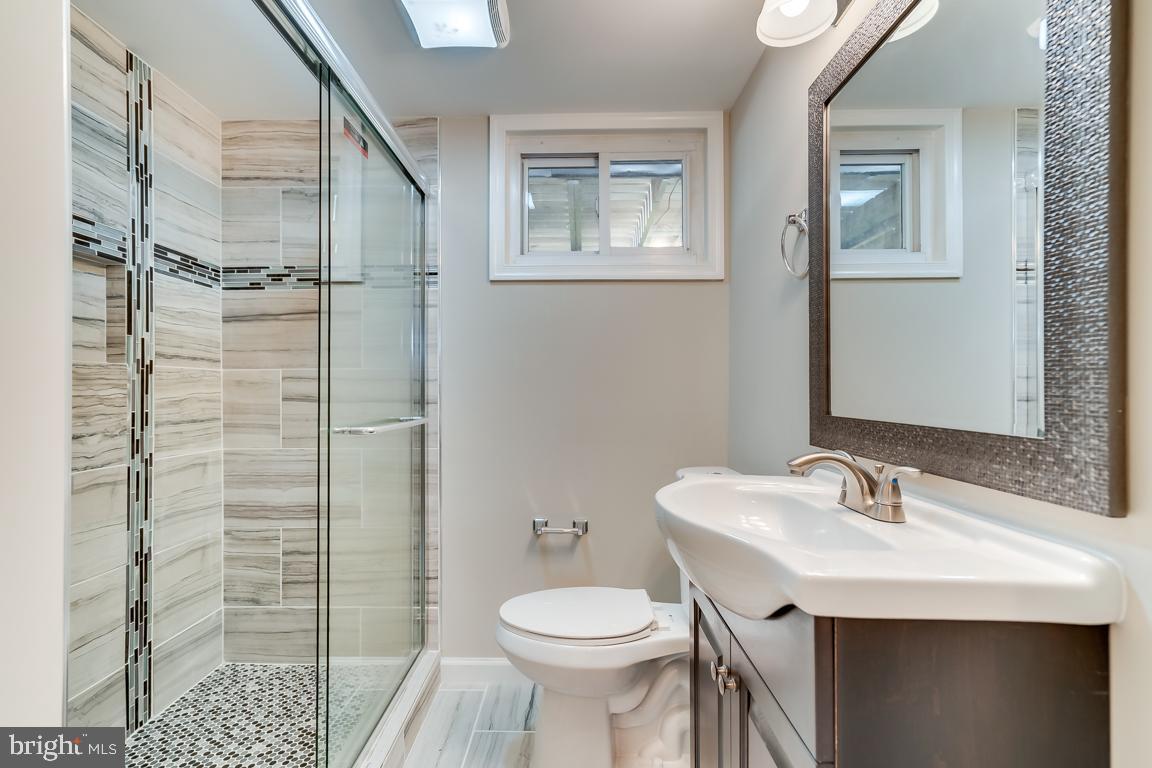 5905 Spell Road Clinton, MD 20735 - Photo 27 of 40 Basement Full Bathroom