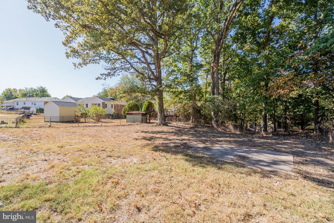 5905 Spell Road Clinton, MD 20735 - Photo 35 of 40 Rear back yard view