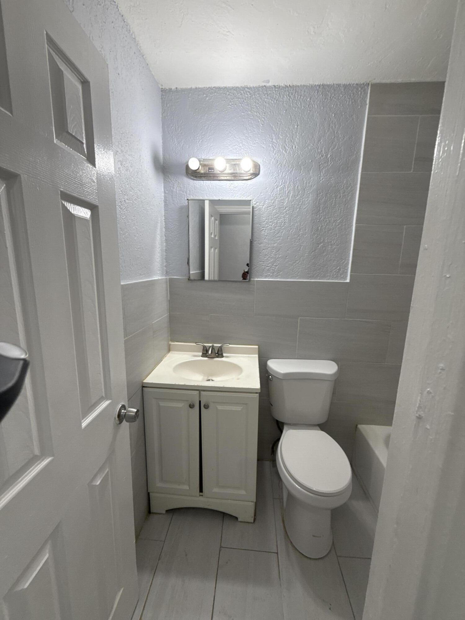 720 Southwest 7th Street, Unit 4 Dania Beach, FL 33004 - Photo 15 of 28 DJI_20260212_133054_311